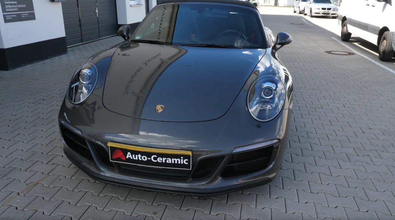 Grauer Porsche 911 nach Keramikversiegelung